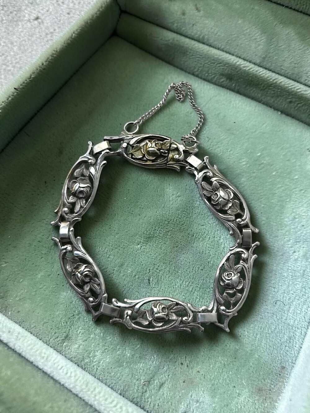 🌹 Antique 800 Silver Heavy Roses Bracelet